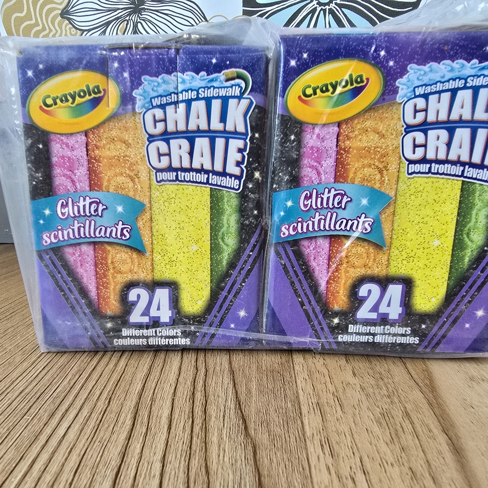 Crayola Glitter Sidewalk Chalk - 24 Sparkling Colors